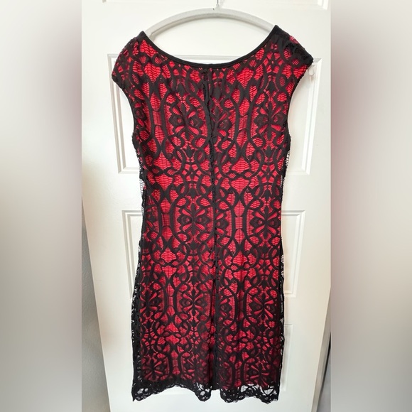 Connected Apparel Sheath Cocktail Dress 
Size 10 Red and Black Lace - Picture 2 of 6
